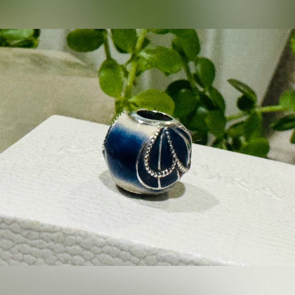 Authentic Retired Pandora ‘Blue Butterfly Wing’ S925 Blue White Enamel Charm - Picture 4 of 13